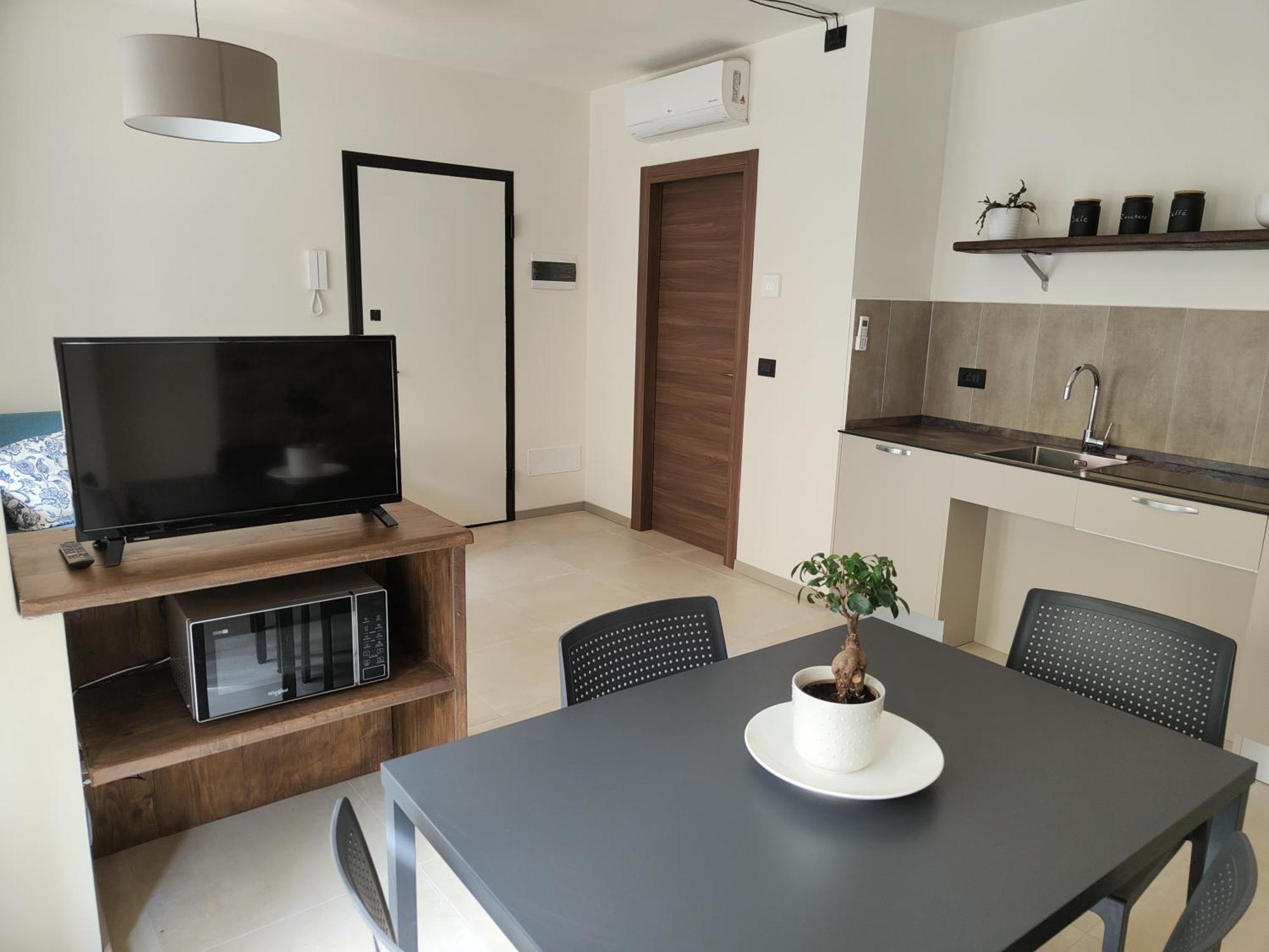 Ferienwohnung Domus Acaja Pinerolo Exterior foto